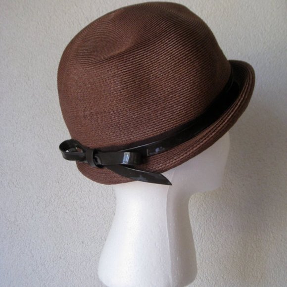 Vintage l 50s 22 Sears Millinery Brown Woven Patent Leather Bow Chic Derby Hat - Picture 3 of 7